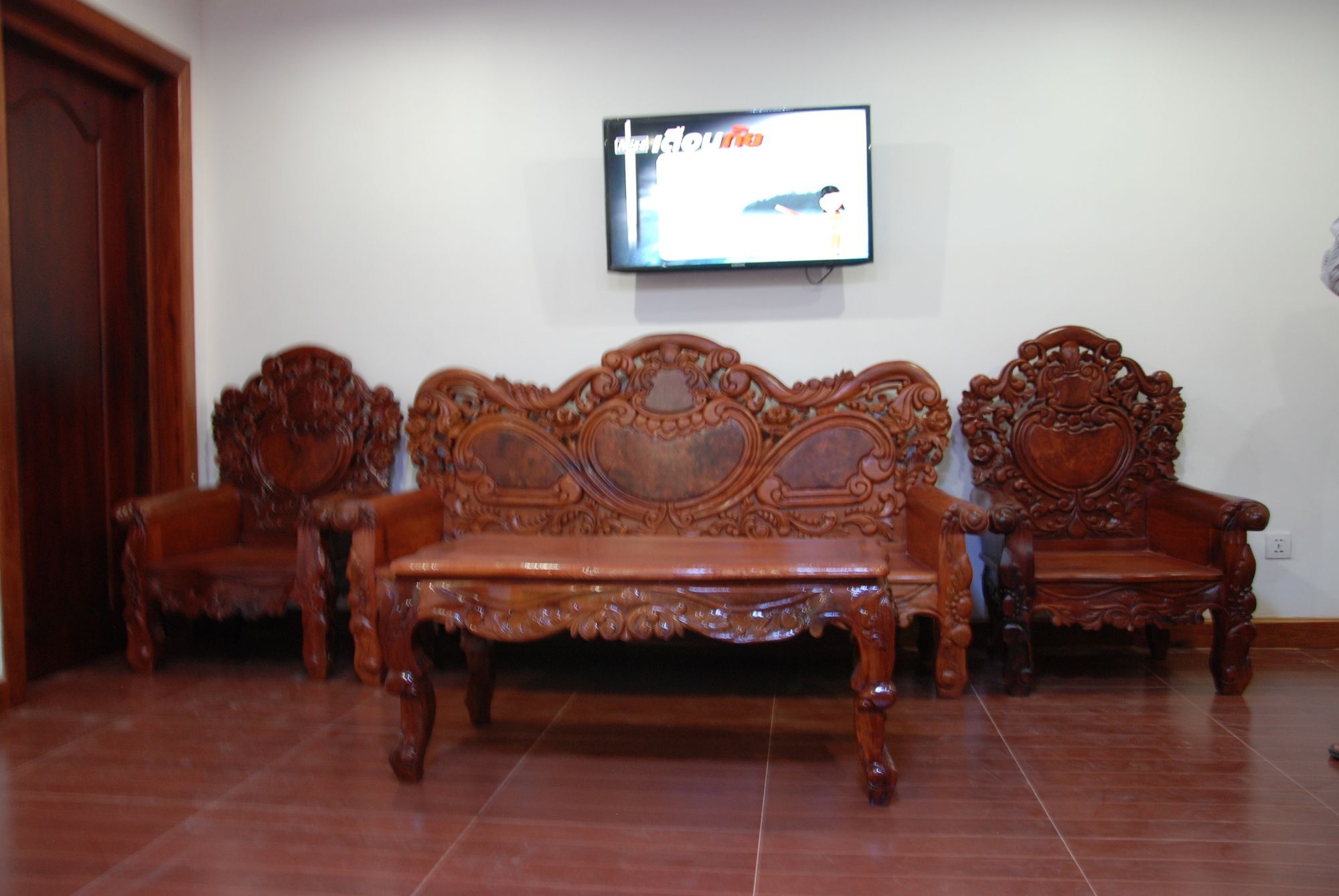 Emerald Bb Battambang Hotel Exterior foto